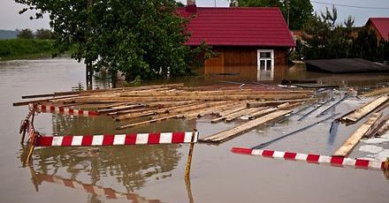 Powódź może zabrać im miejsca pracy