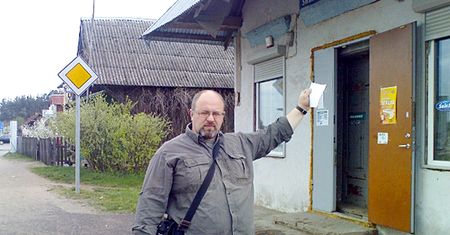 Policja grozi grzywną za wywieszenie polskiej flagi