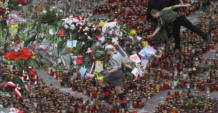 Dywan z kwiatów znikł sprzed Pałacu Prezydenckiego
