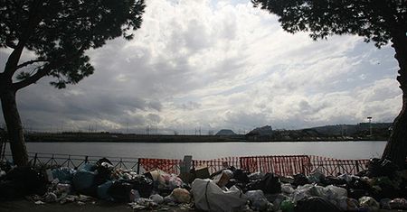 Wraz z mafijnym majątkiem skonfiskowano... jezioro