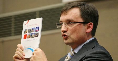 Staniszkis oskarża: europosłowie PiS grają jak Sikorski