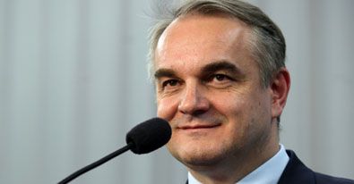 "Media trzymają się KRUS jak pijany płotu"