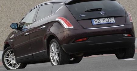 Test: Lancia Delta - Lekcja włoskiego stylu