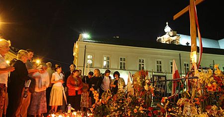 Zaskakujące sondaże ws. krzyża przed Pałacem