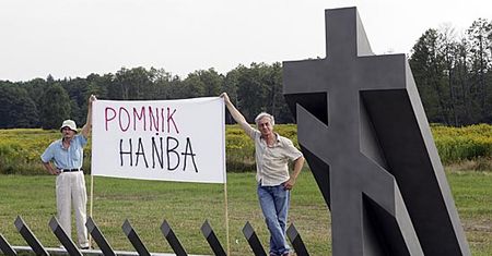 Odsłonięcie krzyża dla bolszewików odwołane. "Hańba"