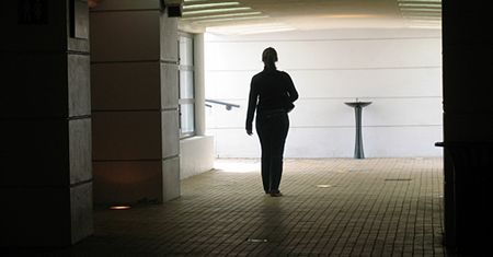 Dziewczynki nie czują się bezpiecznie na Wyspach