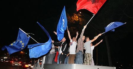 Demokraci zwyciężyli w Albanii