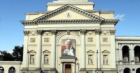 Kościół św. Anny pęka