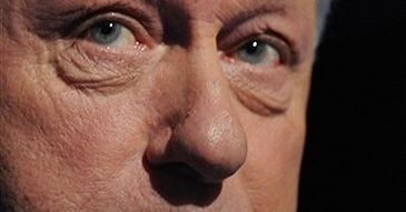 Były prezydent USA zgubił kartę z nuklearnymi kodami?