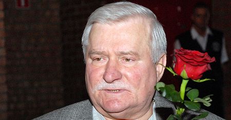 Z konta Wałęsy zniknęło pół miliona złotych