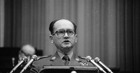 "Jaruzelski w razie kłopotów chciał interwencji ZSRR "