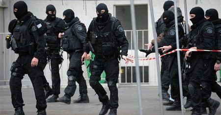 Policja zabiła szaleńca, który strzelał do przechodniów