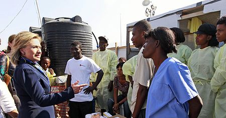 Clinton: USA nie wstrzymają pomocy dla Haiti