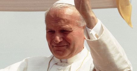 Kard. Dziwisz: "Santo subito" spełnia się