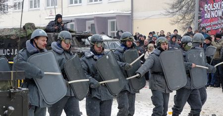Pokazała premierowi gołą pupę