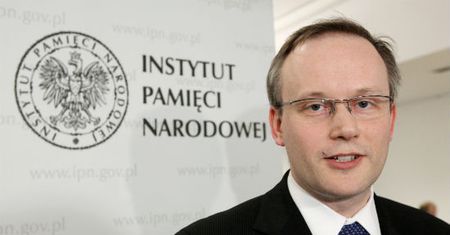 IPN ma oczyścić Wałęsę i pokazać, że był przeciw bezpiece