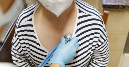 Tak leczą powikłania po COVID-19. "Część pozostanie inwalidami albo w zakresie układu oddechowego, albo krążenia"