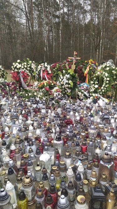 Grób Krzysztofa Krawczyka tydzień po pogrzebie