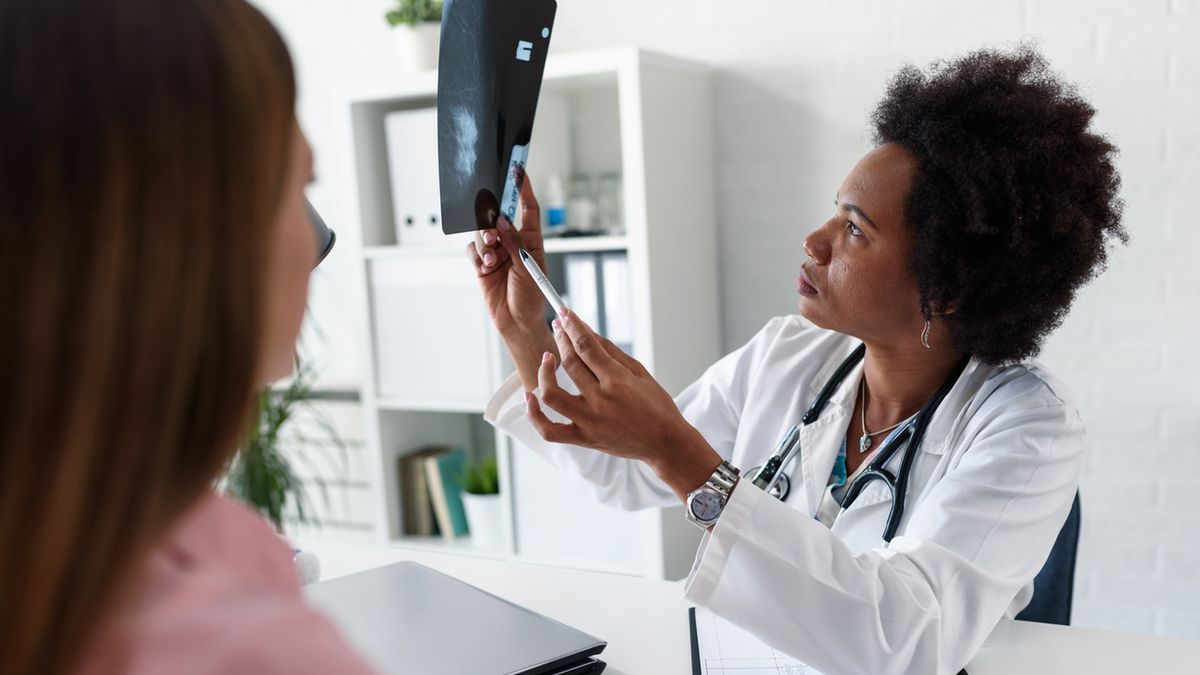 Skala BI-RADS, opracowana przez Amerykańskie Towarzystwo Radiologiczne, powstała w celu standaryzacji opisu mammografii, USG i rezonansu magnetycznego piersi