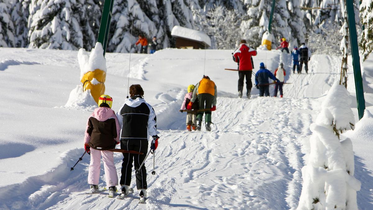 Skandal na obozie. Wychowawcy mówią o "obrzydliwych" materacach