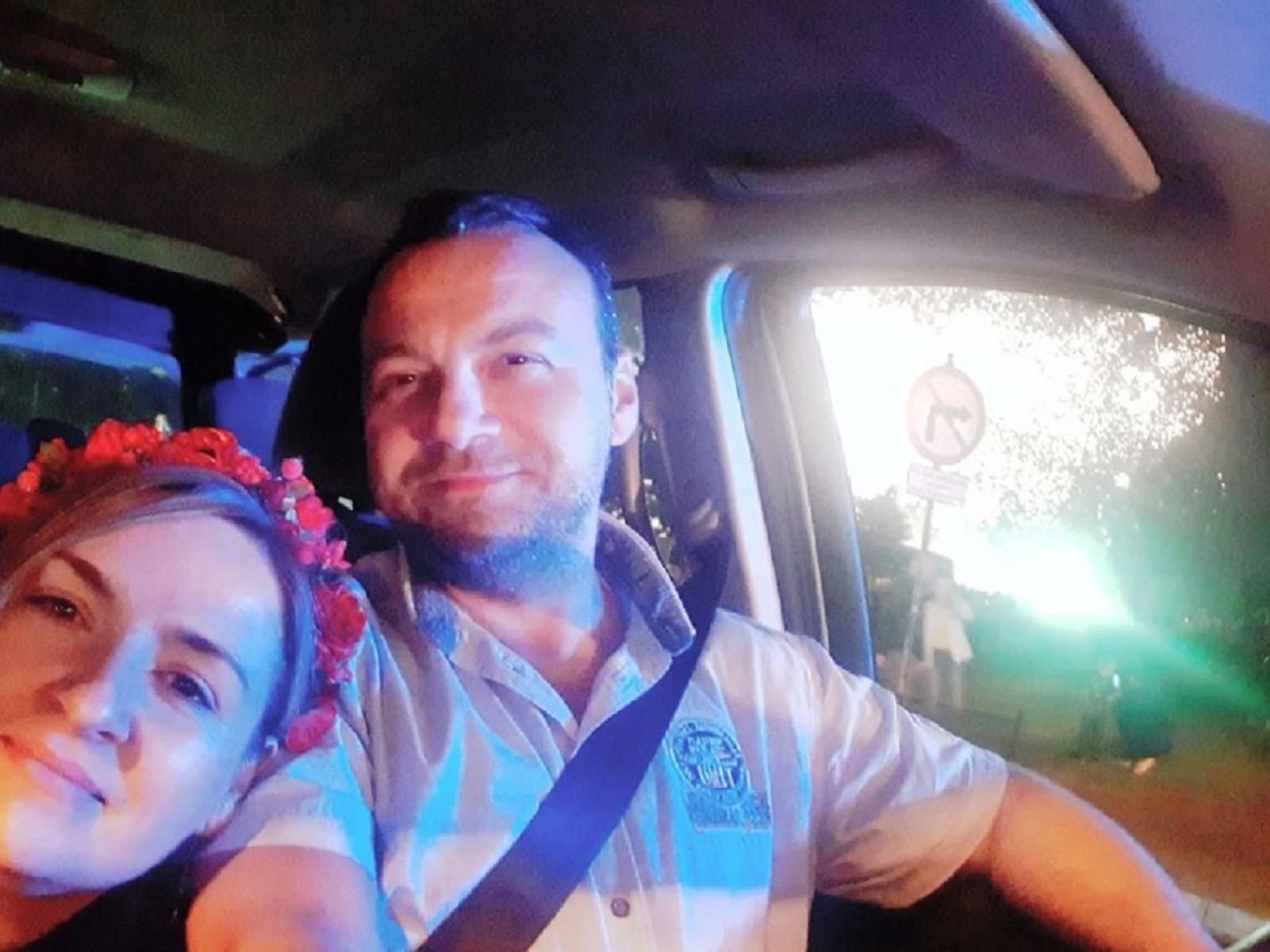 Podczas pandemii koronawirusa Łukasz widuje się tylko z najbliższą rodziną. Tu na zdjęciu z ukochaną żoną