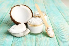 Olej kokosowy pomaga w niedoczynności tarczycy
