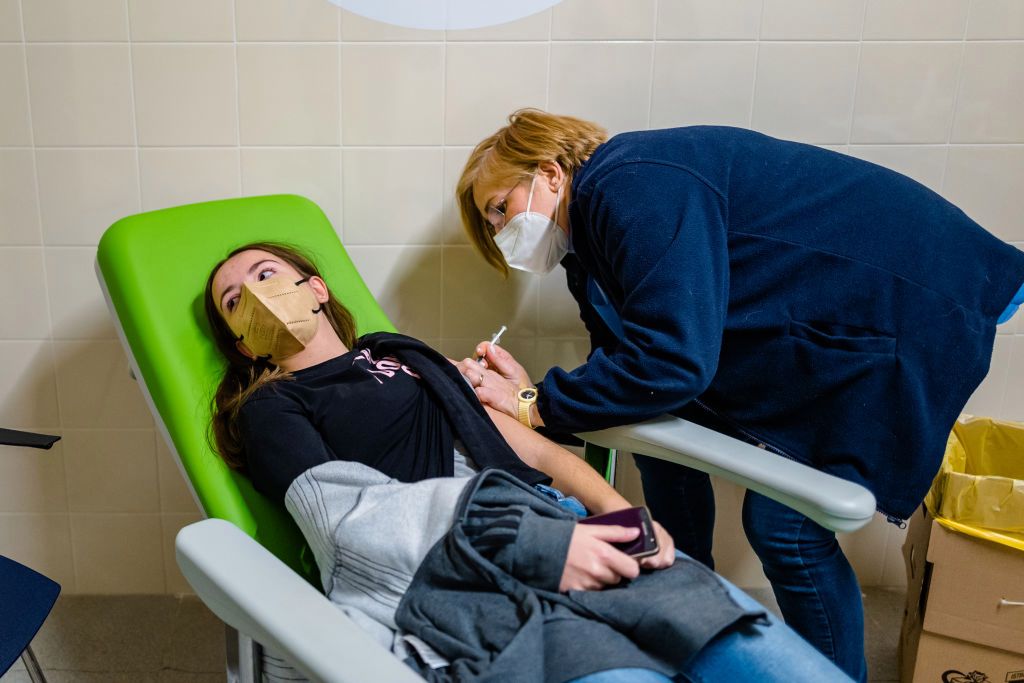 Ile czasu zakażamy Omikronem?