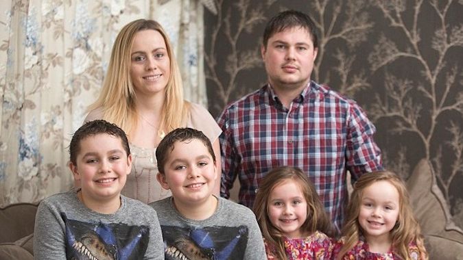 Emma urodziła dwie pary bliźniaków mimo antykoncepcji