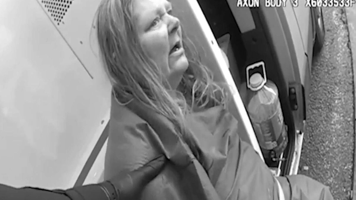 60-latka nie chciała opuścić szpitala. Placówka wezwała na pomoc policję