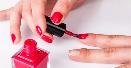 Czerwone paznokcie – trend, paznokcie hybrydowe krok po kroku, Semilac, Indigo Nails