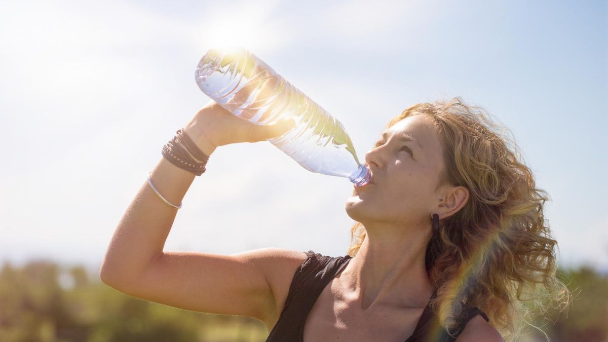 Podczas upałów nawodnienie organizmu jest kluczowe