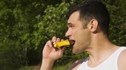 Codziennie sięgasz po baton proteinowy? Takie mogą być skutki