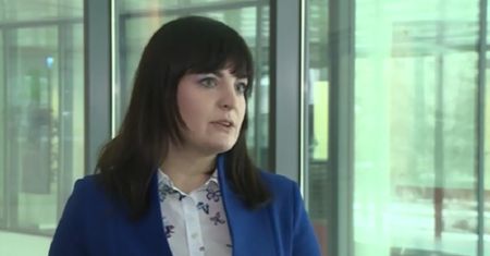 Polacy na zakupach. Tylko 3 na 10 osób czytają etykiety (WIDEO)