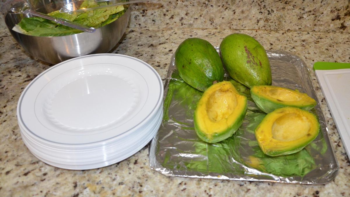 "Owoc gwiazd Hollywood" to skarbnica zdrowia, ale szybko się psuje. Jak przedłużyć jego świeżość?