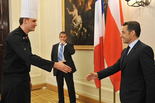 Perliczka i lody z piernika dla prezydenta Francji