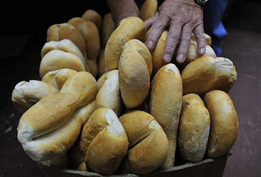 Zdrożeje chleb - przez susze w Rosji i powódź w Pakistanie