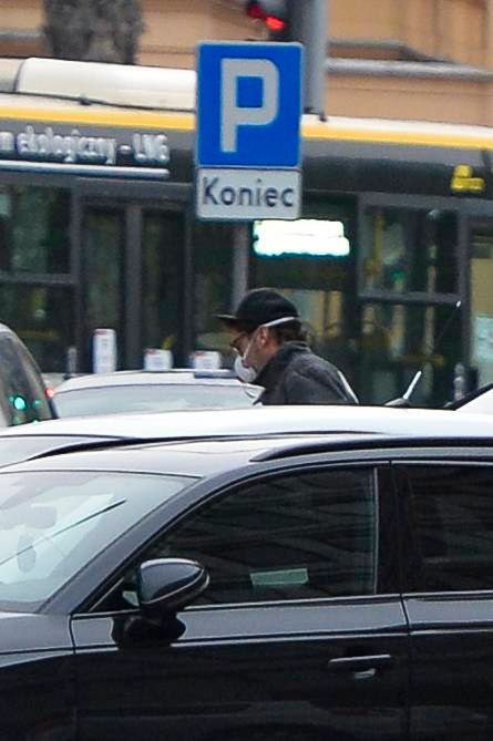 Kuba Wojewódzki w drodze do radia bez ochroniarza
