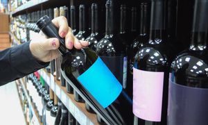 Od 1 listopada nocna prohibicja w Warszawie. W tych dzielnicach nie kupisz alkoholu