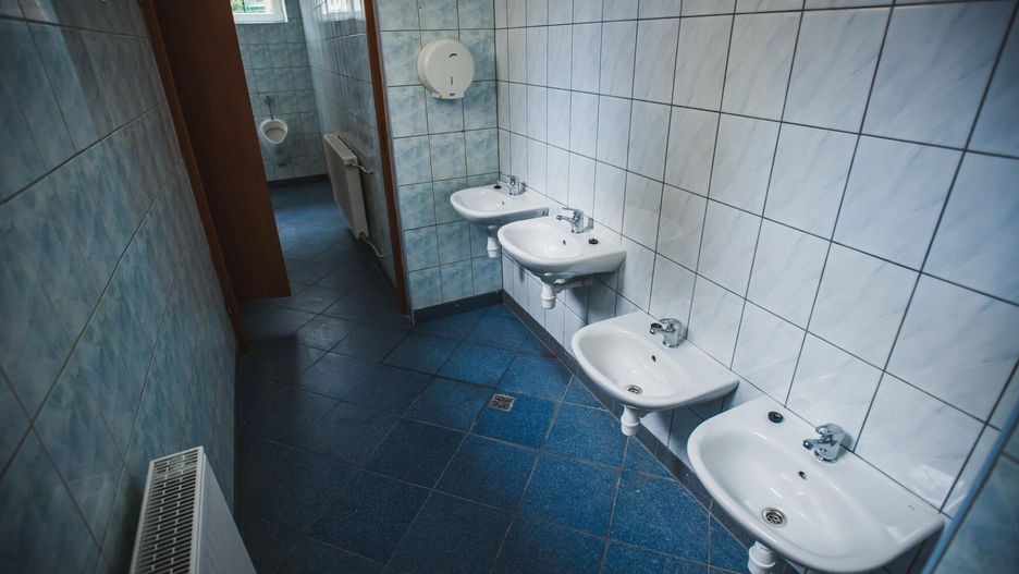 Do toalety tylko za okazaniem przepustki?