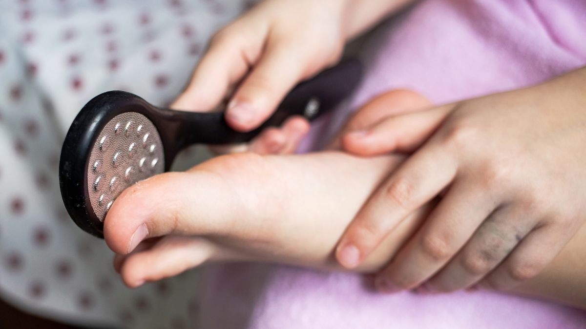 Narośl na palcu u nóg może mieć różnorodne przyczyny