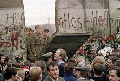 Wałęsa przewróci "mur berliński"