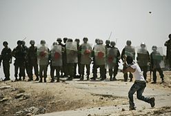 Zaatakowali policjantów koktajlami Mołotowa