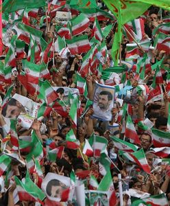 Iran każe dziennikarzom zostać w biurach