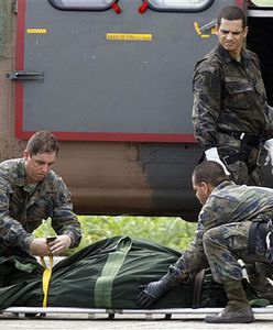 Zmasakrowane ciała katastrofy - airbus rozpadł się w locie