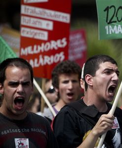 Portugalczycy demonstrują przeciw oszczędnościom