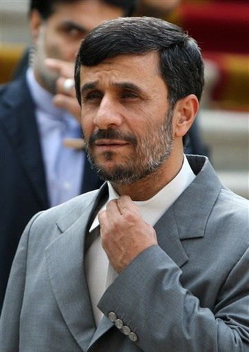 Ahmadineżad: uściśniemy ręce szczerze do nas wyciągnięte