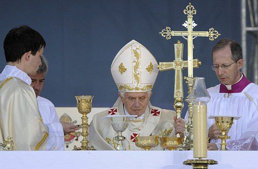 Strzały przed mszą Benedykta XVI w Niemczech