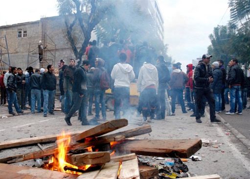 Znowu wybuch przemocy w stolicy Tunezji