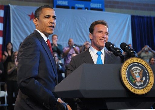 Obama na wiecu ze Schwarzeneggerem