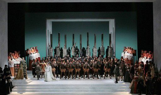 Dreszczyk emocji na inauguracji operowego sezonu w "La Scali"